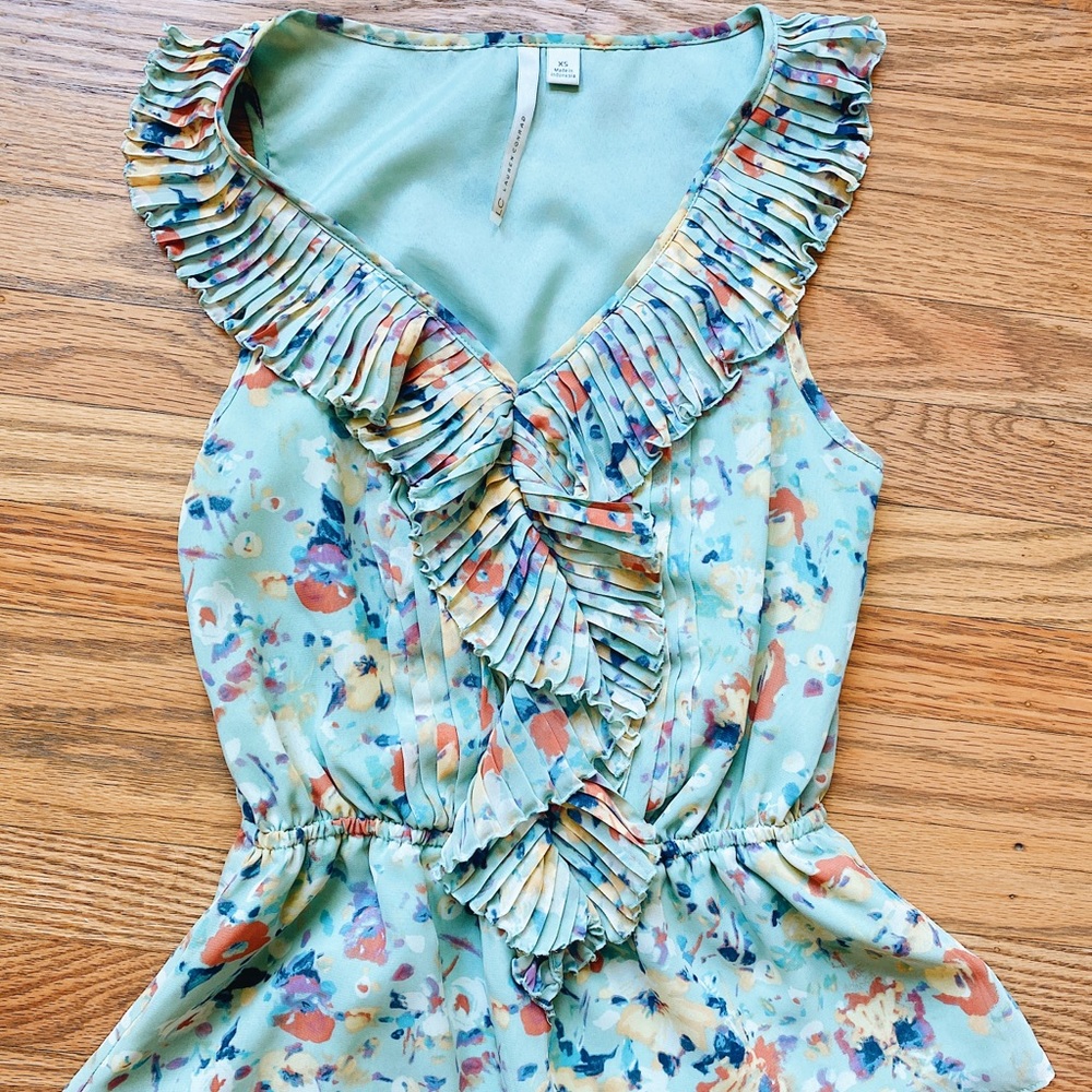 LC Lauren Conrad XS Ruffled Floral Top